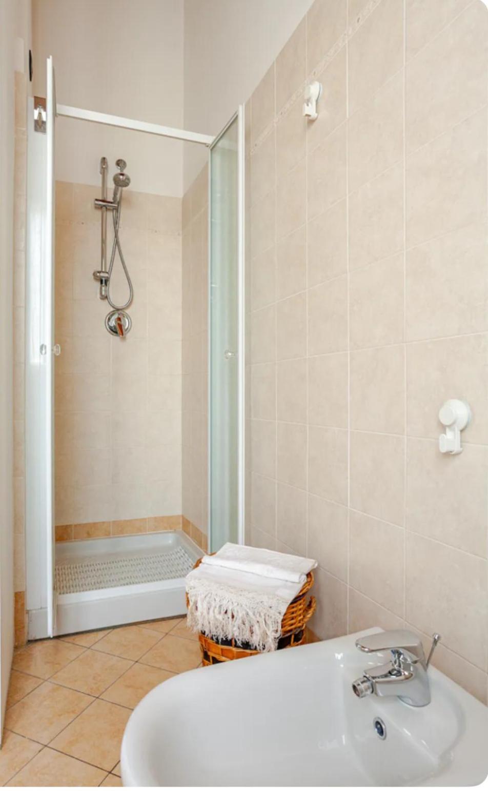 Apartamento Il Nido Della Cicogna Certosa di Pavia Exterior foto