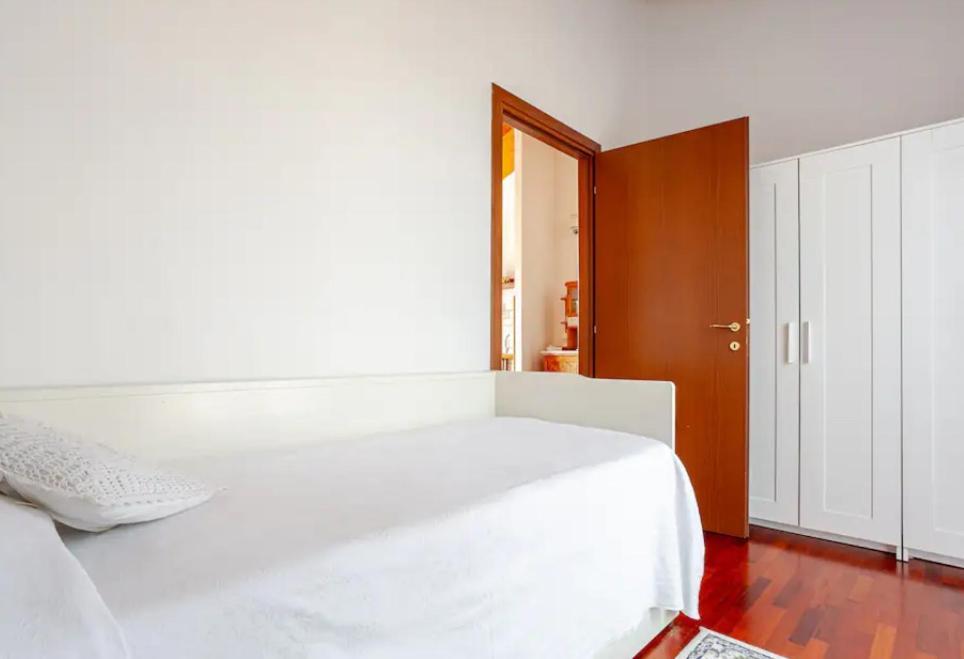 Apartamento Il Nido Della Cicogna Certosa di Pavia Exterior foto